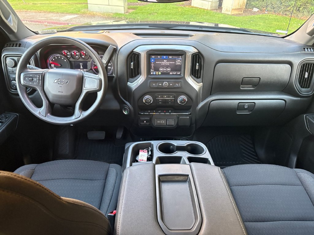Used 2024 Chevrolet Silverado 1500 Custom w/ Dark Appearance Package AWD/4WD image 8