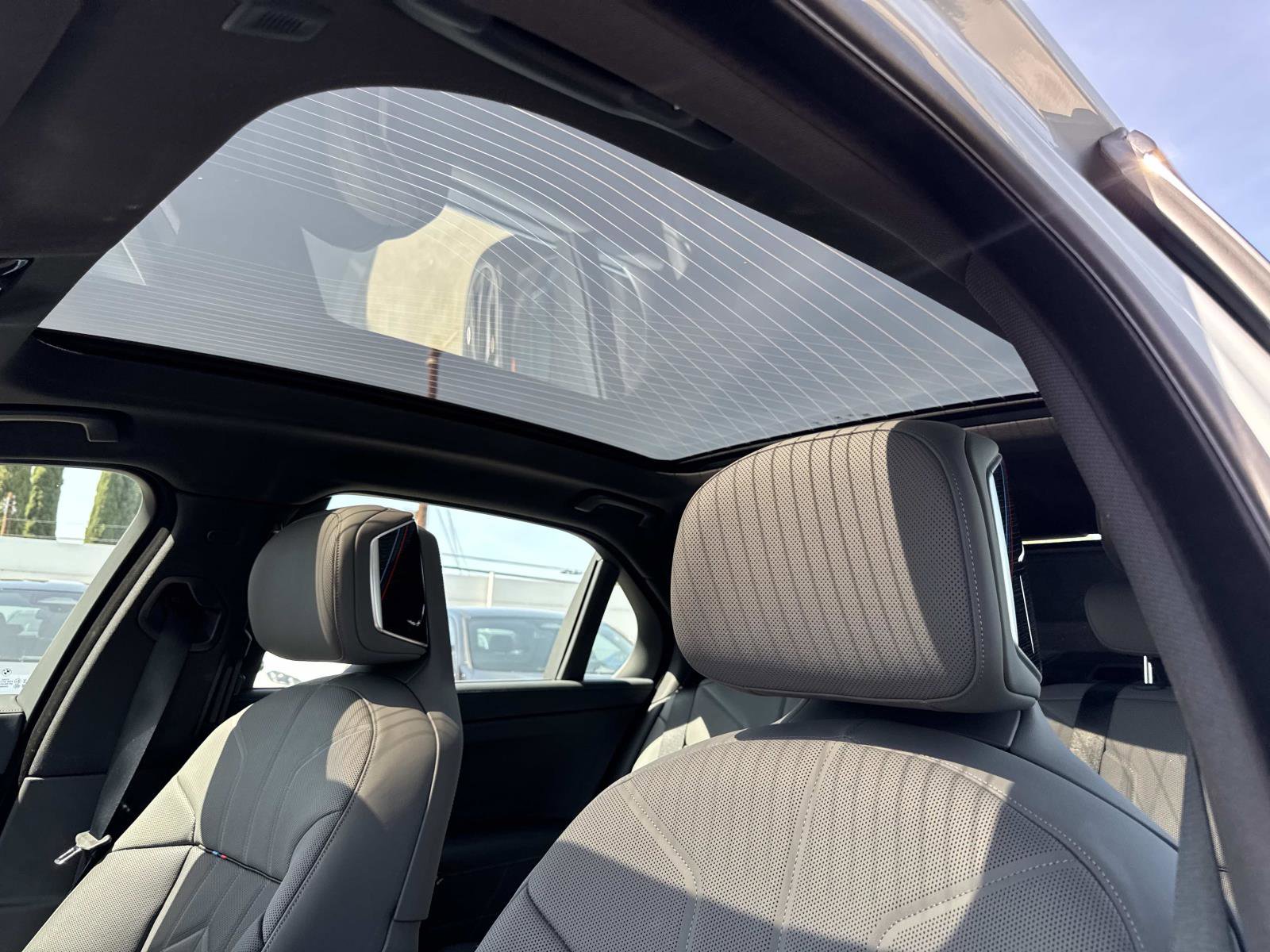 New 2025 BMW 740i w/ Executive Package image 13