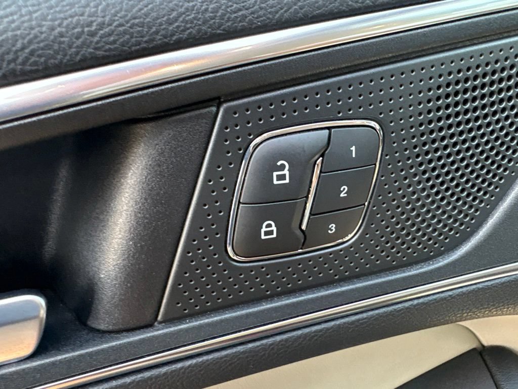 Used 2022 Ford Edge Titanium AWD/4WD image 13