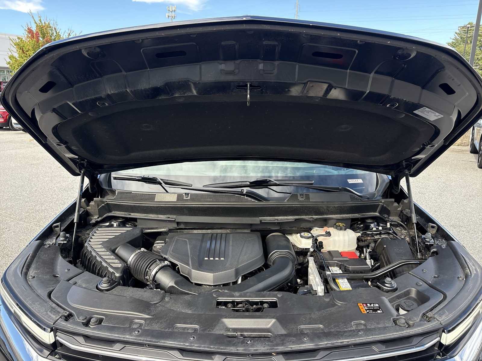 Used 2025 Chevrolet Traverse LT AWD/4WD image 28