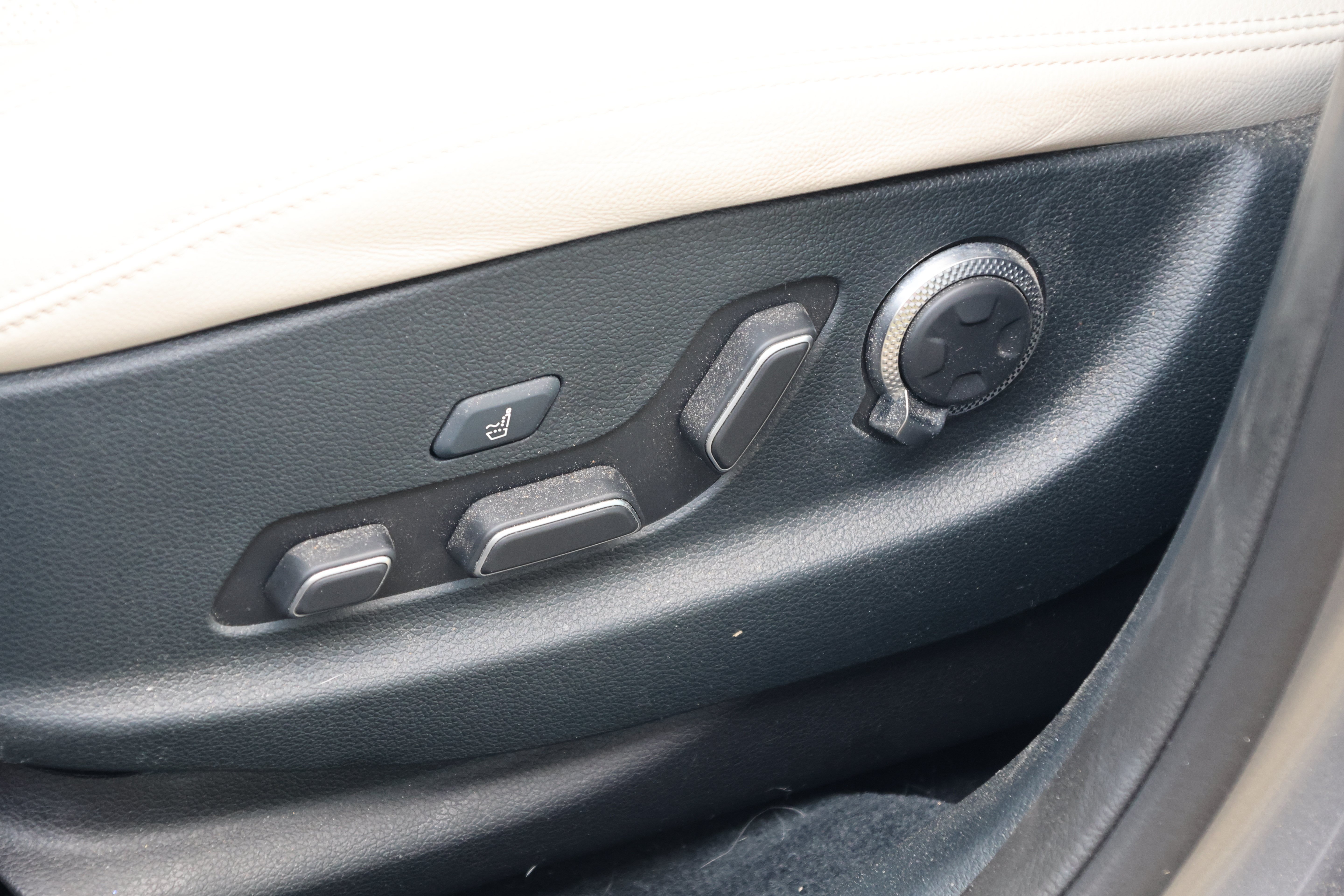 Used 2023 Genesis Electrified GV70 AWD/4WD image 33