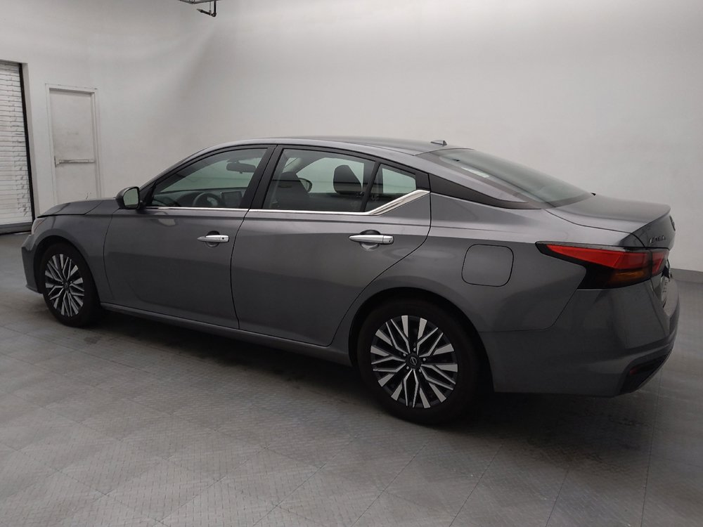Used 2024 Nissan Altima 2.5 SV image 3