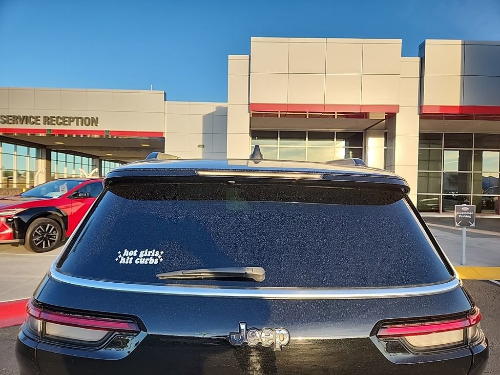 Used 2023 Jeep Grand Cherokee L Limited image 7