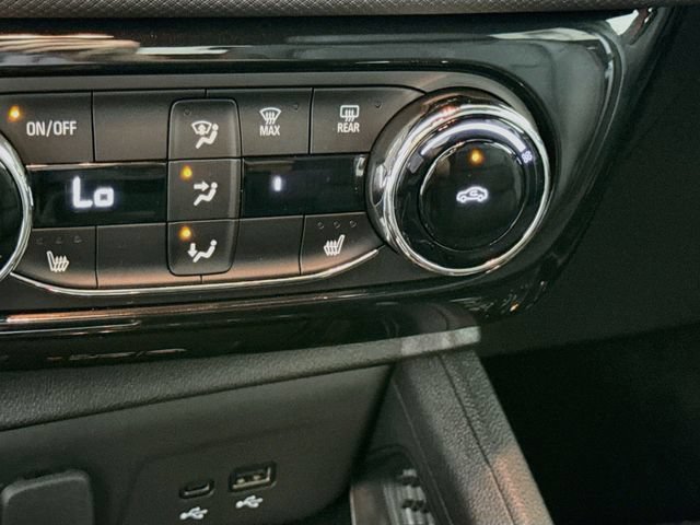 Used 2024 Chevrolet TrailBlazer RS w/ Convenience Package FWD image 21