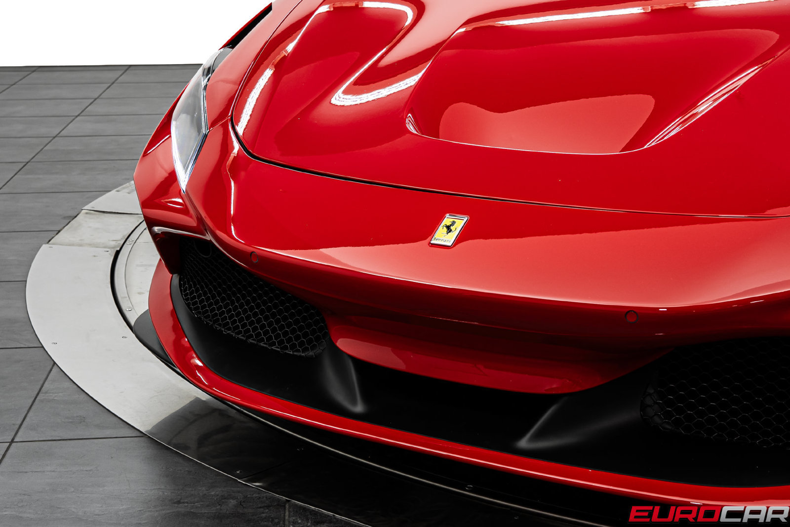 Used 2021 Ferrari F8 Tributo RWD image 14