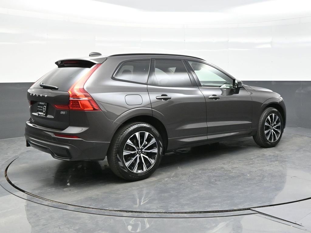 Used 2025 Volvo XC60 B5 Plus w/ Climate Package AWD/4WD image 7
