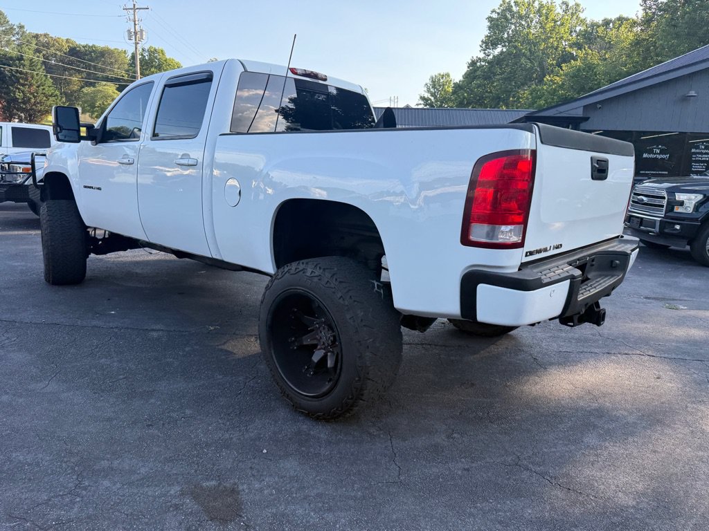 Used 2011 GMC Sierra 2500 Denali w/ Suspension Package, Off-Road AWD/4WD image 14