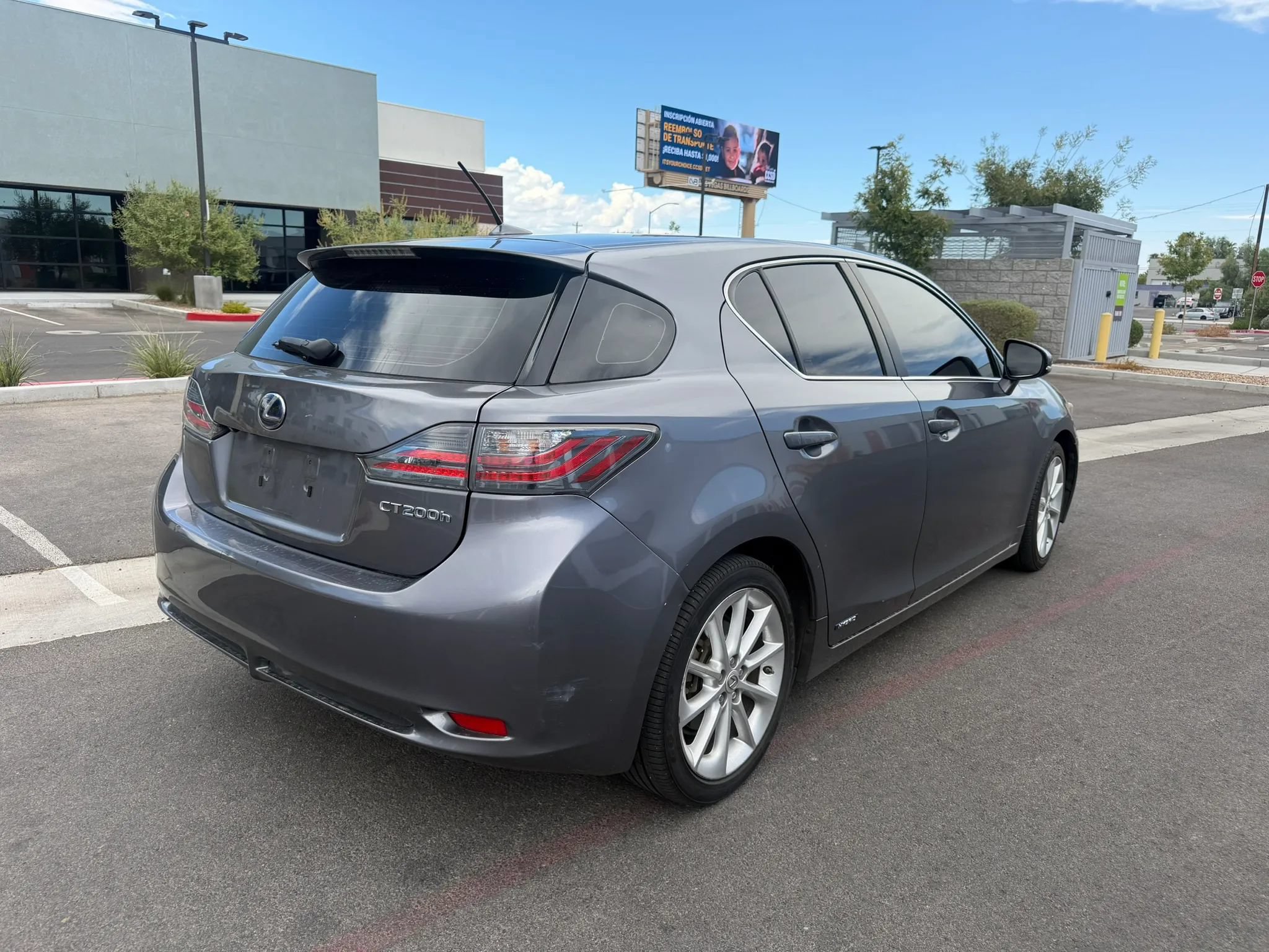 Used 2012 Lexus CT 200h Premium w/ Premium Audio Pkg FWD image 4