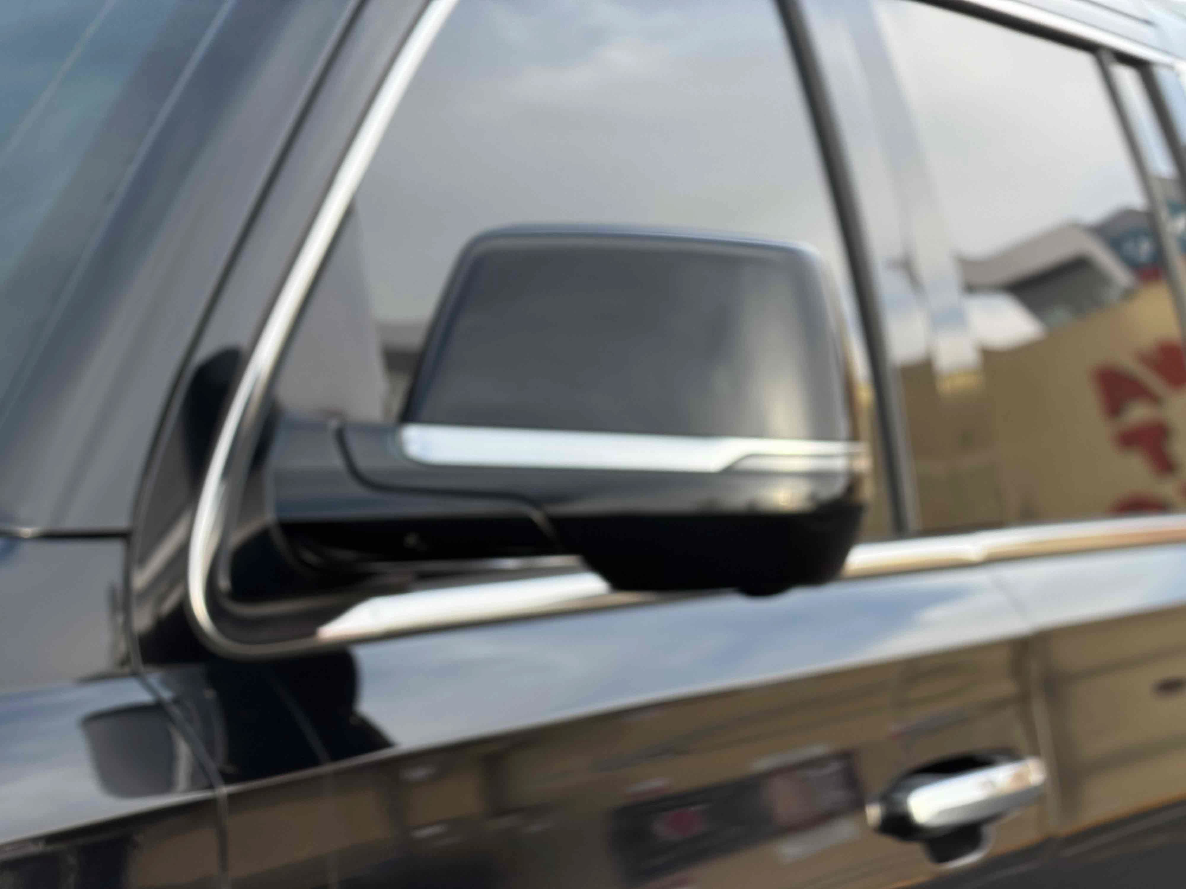 Used 2020 Cadillac Escalade ESV Luxury AWD/4WD image 17