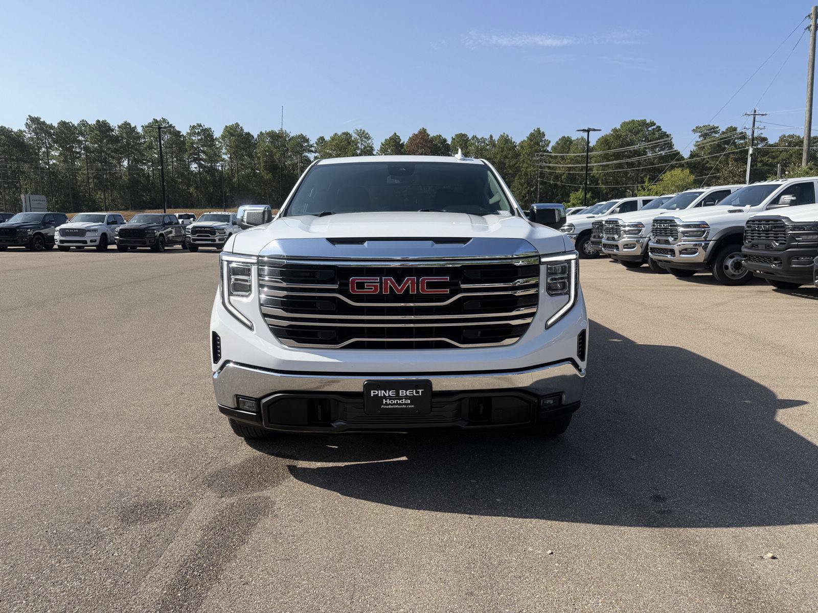 Used 2026 GMC Sierra 1500 SLT AWD/4WD image 2