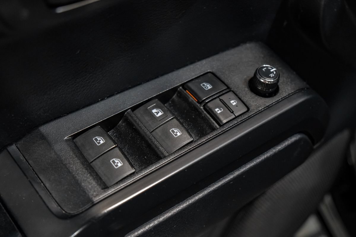 Used 2018 Toyota Tacoma SR w/ SR Convenience Package AWD/4WD image 39