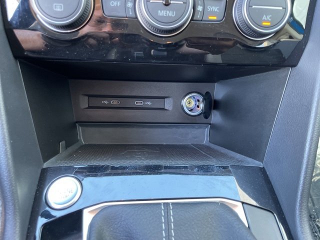 Used 2022 Volkswagen Taos SEL image 14