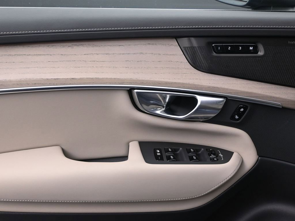 New 2026 Volvo XC90 B6 Plus image 11