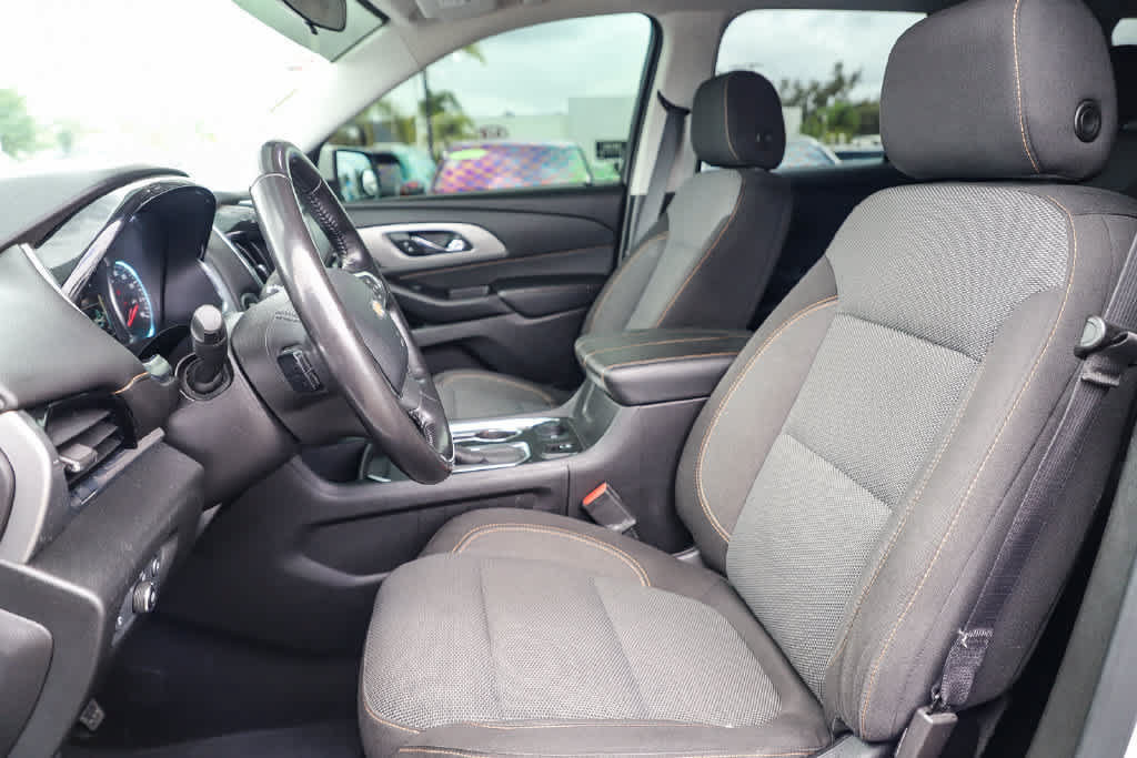 Used 2019 Chevrolet Traverse LT FWD image 17