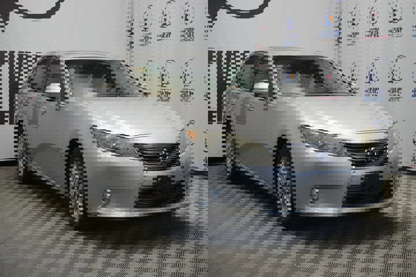 Used 2013 Lexus ES 300h image 3