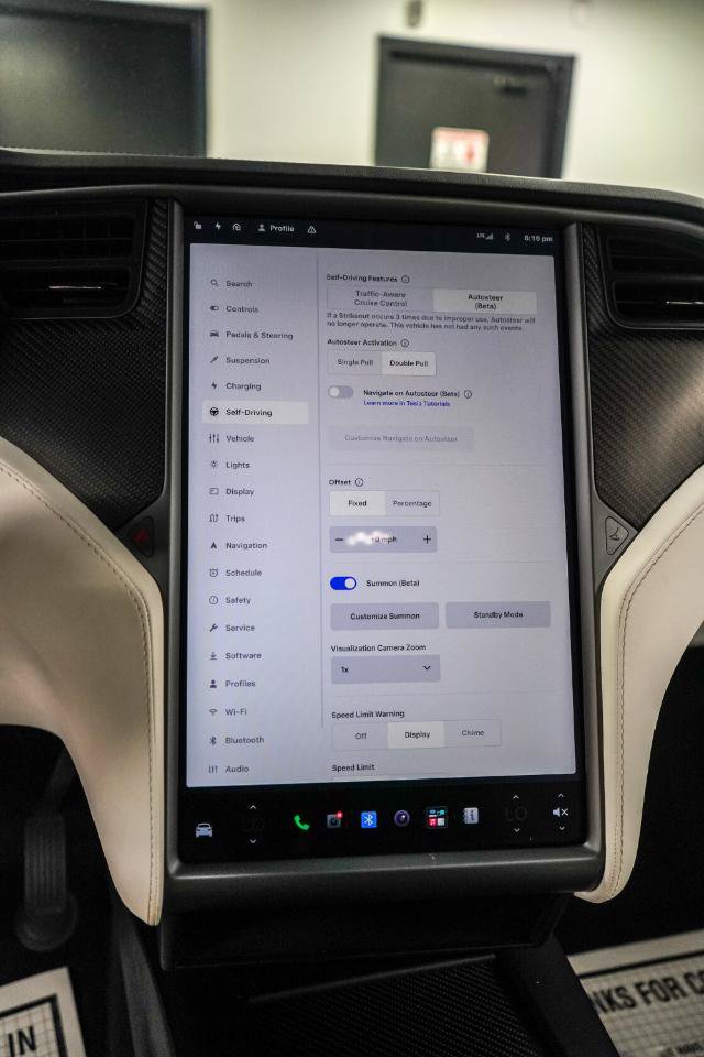 Used 2018 Tesla Model X 75D AWD/4WD image 13