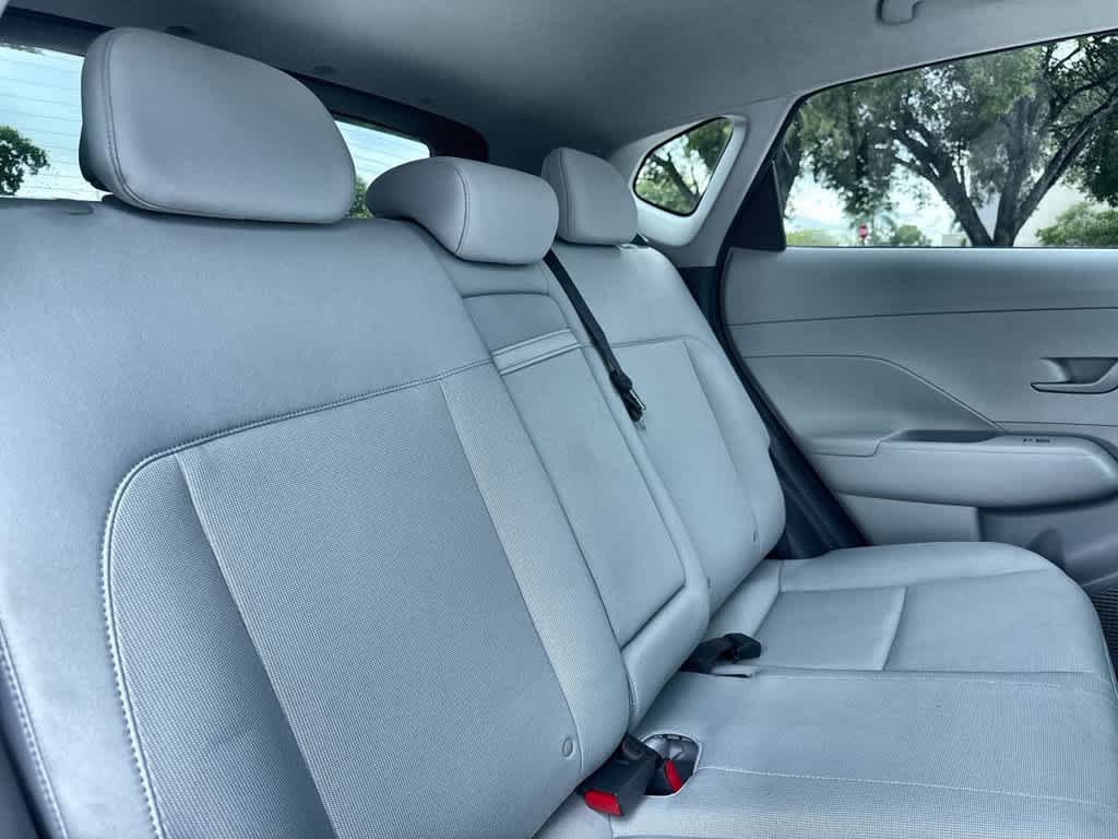 Used 2025 Hyundai Kona SEL FWD image 26