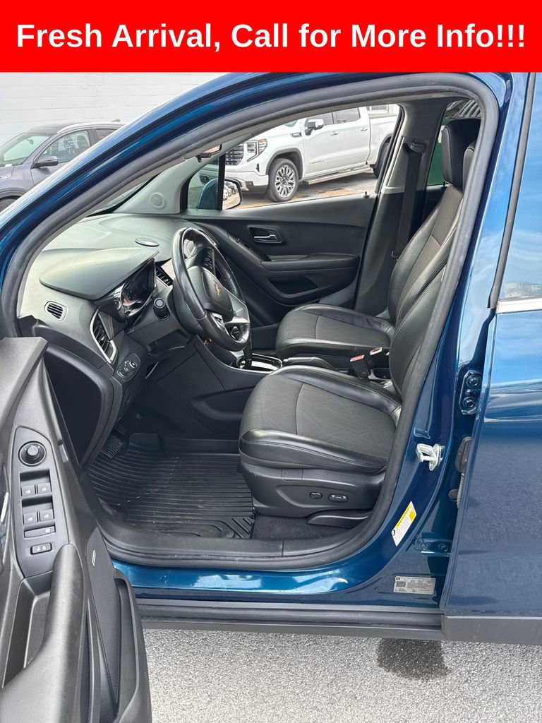 Certified 2020 Chevrolet Trax LT w/ Sun & Sound Package image 3