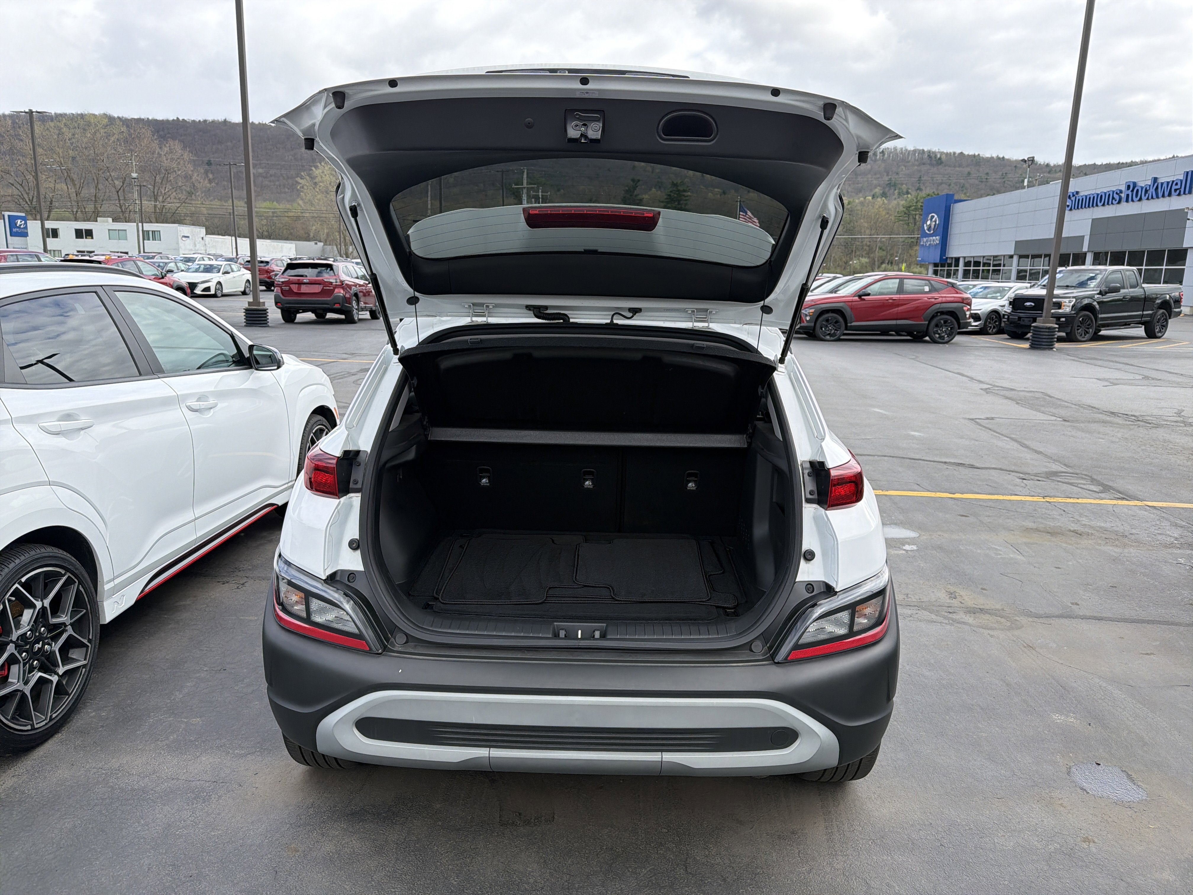 Used 2023 Hyundai Kona SEL image 11