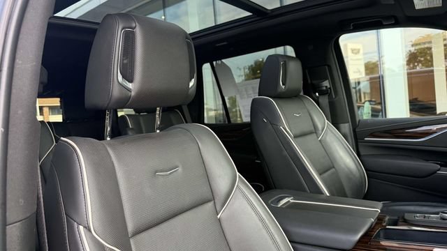 Used 2022 Cadillac Escalade Premium Luxury AWD/4WD image 54