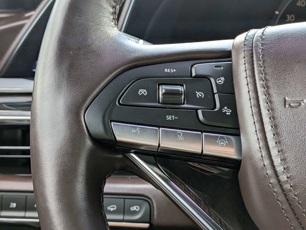 Used 2024 Cadillac Escalade Sport Platinum w/ LPO, ONYX Package AWD/4WD image 32