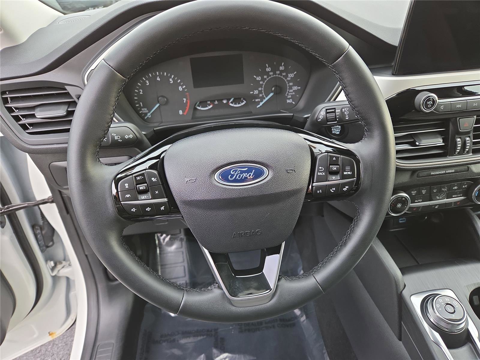 Used 2022 Ford Escape SE w/ Cold Weather Package image 16
