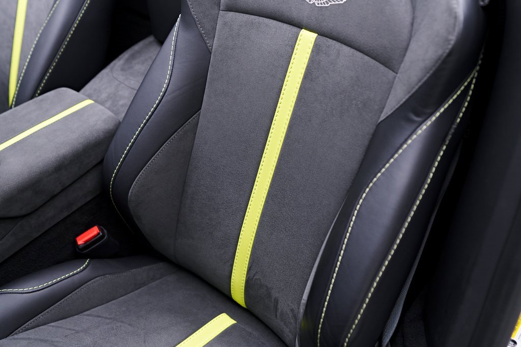 Used 2023 Aston Martin V8 Vantage Roadster image 53