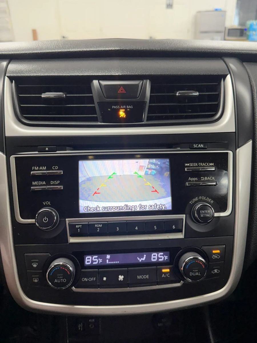 Used 2016 Nissan Altima 2.5 SV w/ Convenience Package FWD image 13