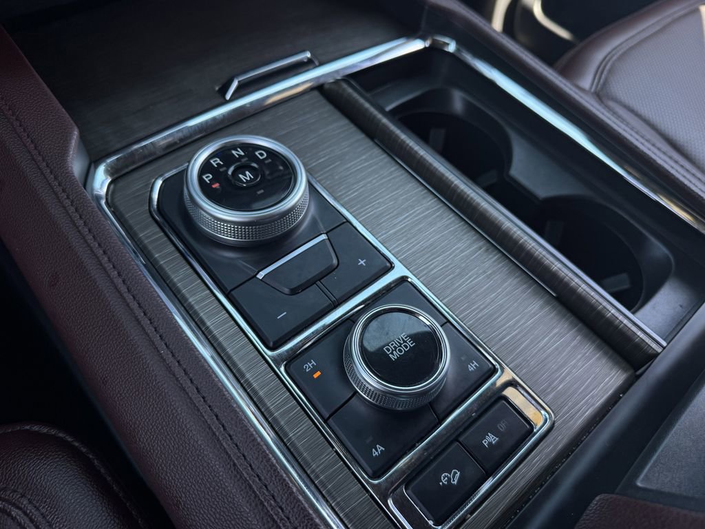 Used 2023 Ford Expedition Limited image 19