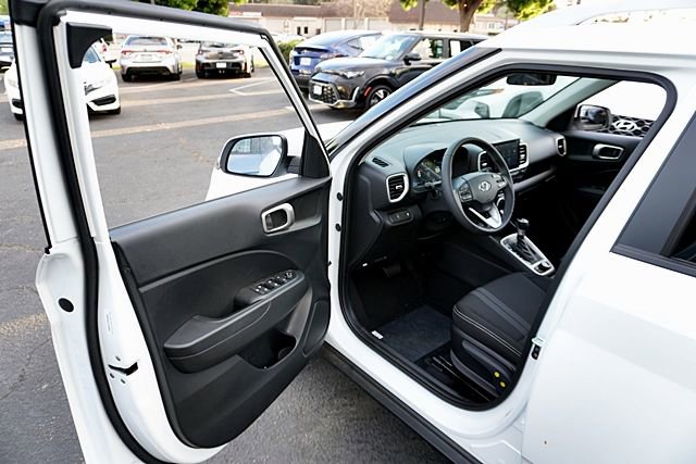 New 2026 Hyundai Venue SEL FWD image 39