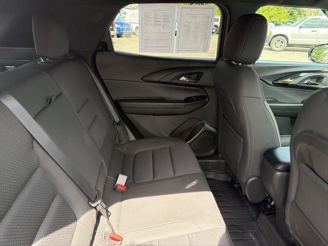 Used 2023 Chevrolet TrailBlazer RS FWD image 23