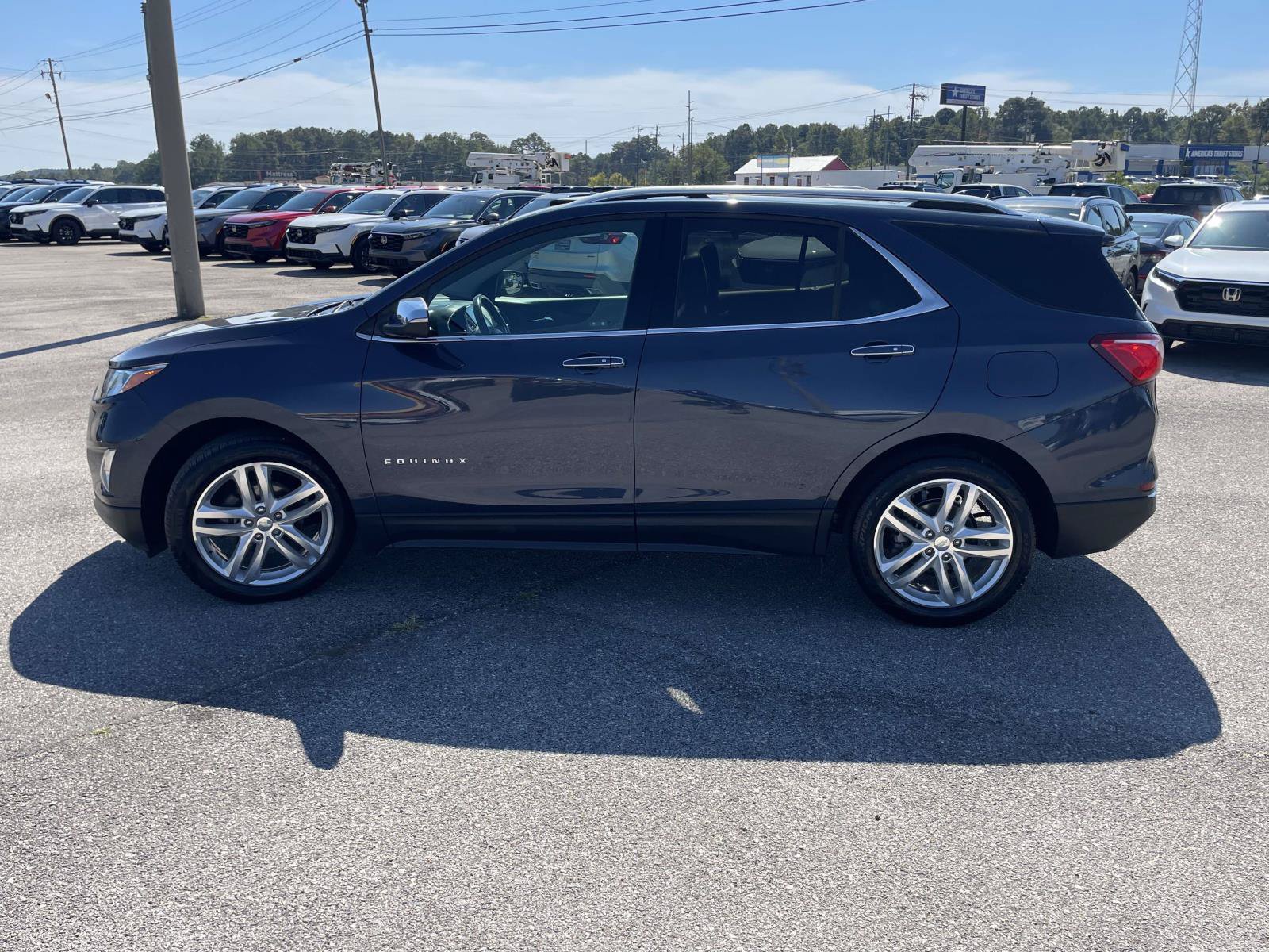Used 2019 Chevrolet Equinox Premier FWD image 4