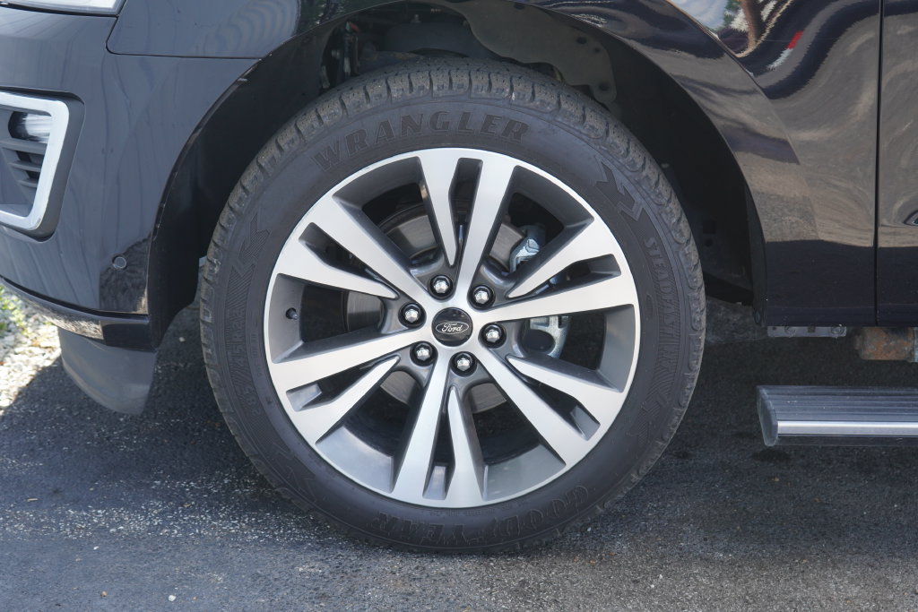 Used 2020 Ford Expedition Platinum AWD/4WD image 6