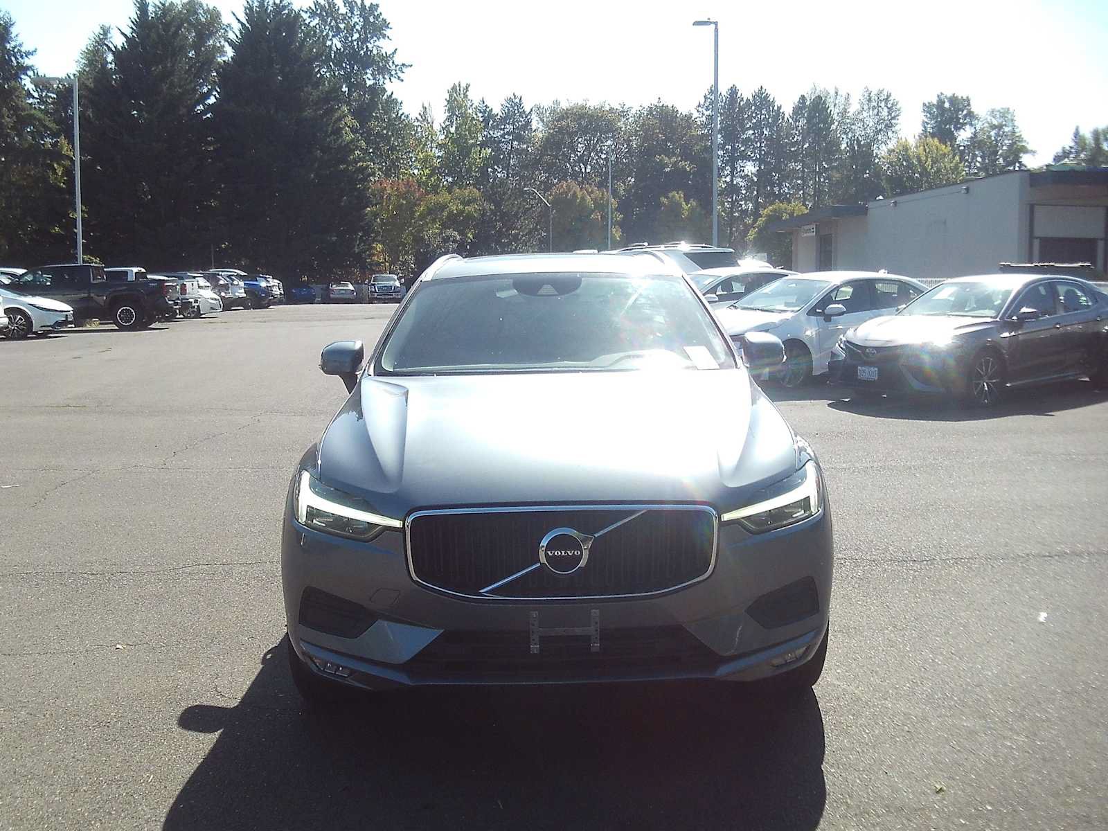 Used 2021 Volvo XC60 T6 Momentum AWD/4WD image 8