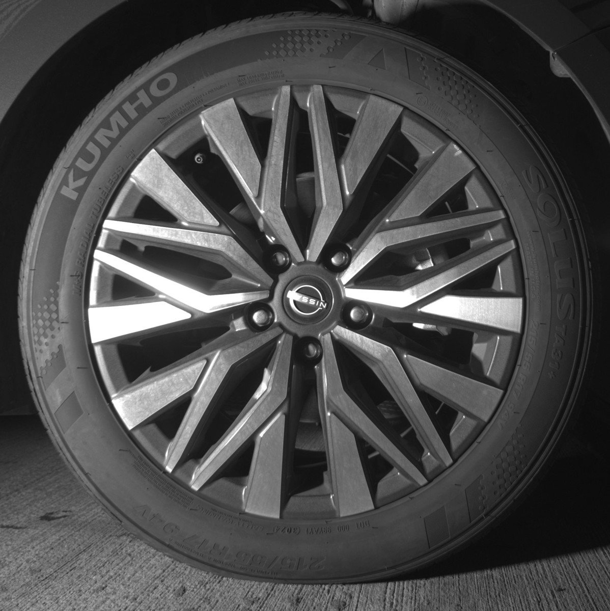 Used 2025 Nissan Altima 2.5 SV image 13