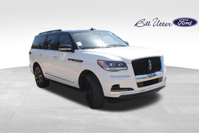Used 2024 Lincoln Navigator Black Label AWD/4WD image 3