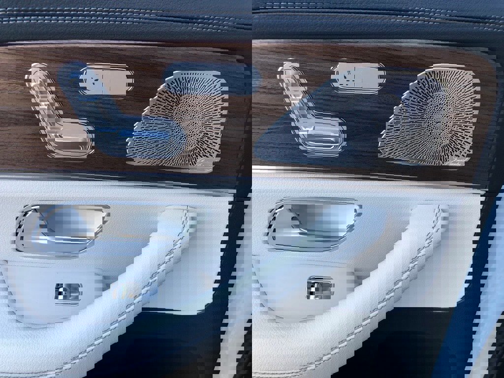 New 2026 Mercedes-Benz GLS 580 4MATIC image 39