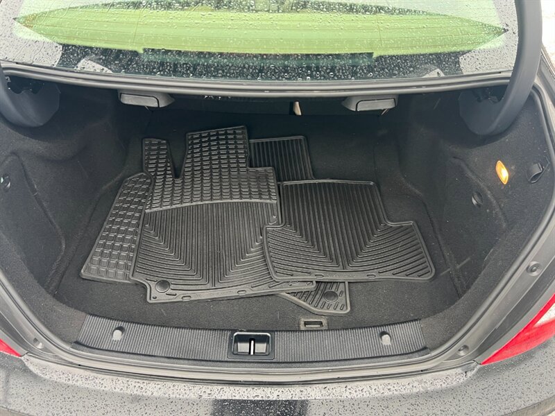 Used 2012 Mercedes-Benz C 300 4MATIC Sedan image 9
