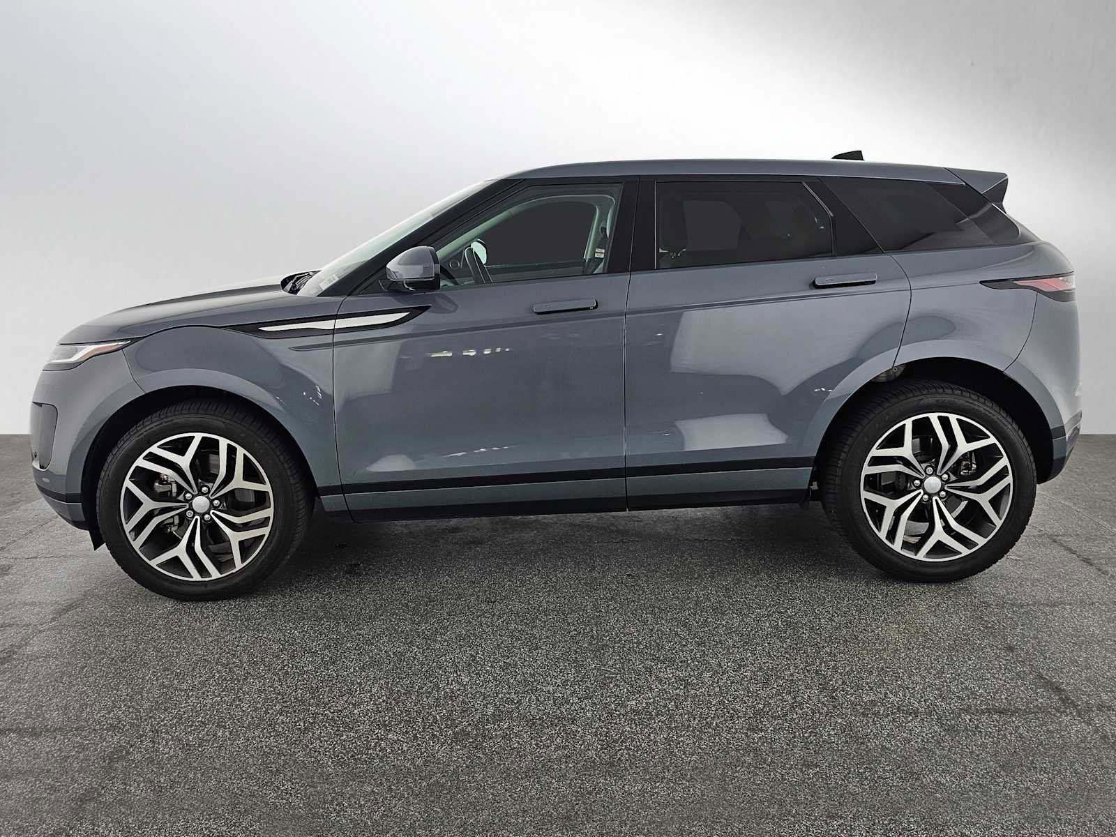 Used 2023 Land Rover Range Rover Evoque S image 2