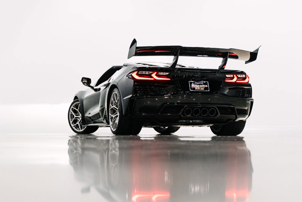 Used 2026 Chevrolet Corvette ZR1 w/ ZR1 Carbon Fiber Aero Package image 2