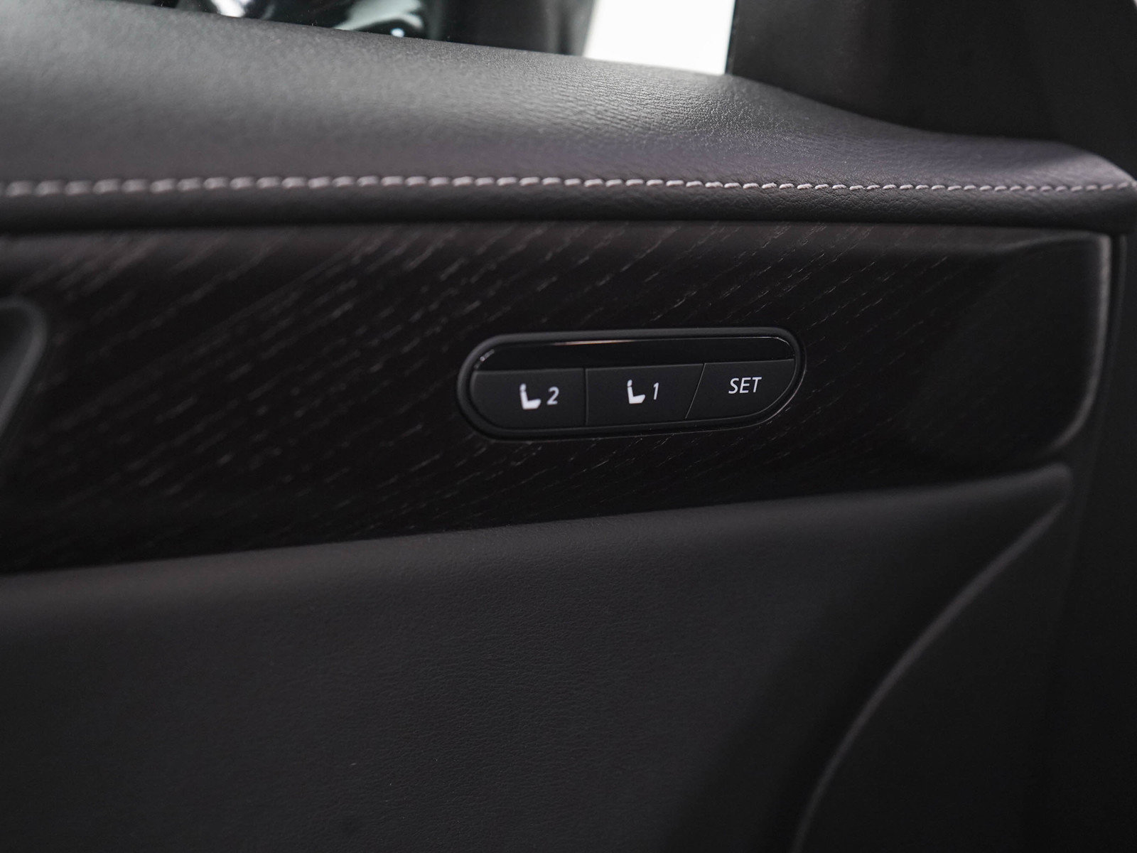 Used 2023 INFINITI QX60 Sensory AWD/4WD image 25