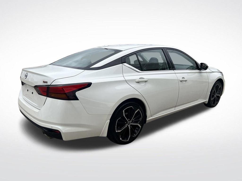 Used 2024 Nissan Altima 2.5 SR FWD image 38