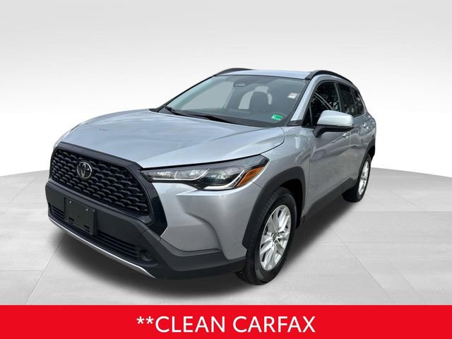 Used 2024 Toyota Corolla Cross LE image 3