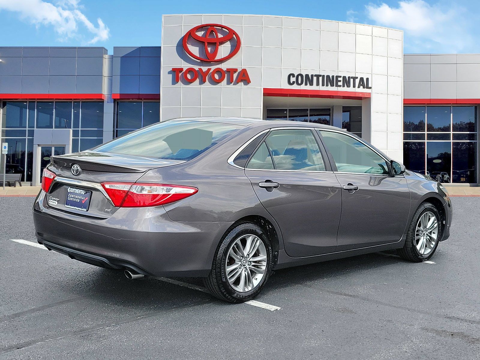 Used 2016 Toyota Camry SE FWD image 5