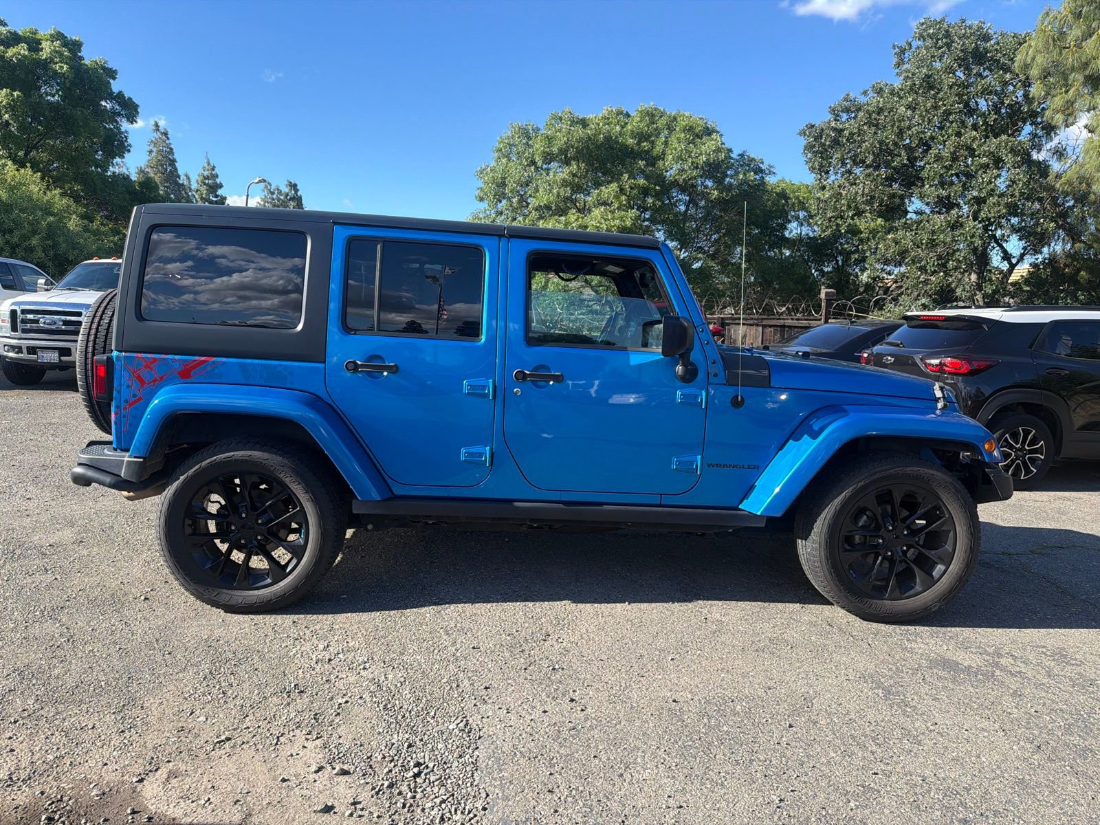 Used 2016 Jeep Wrangler Unlimited Sahara image 6