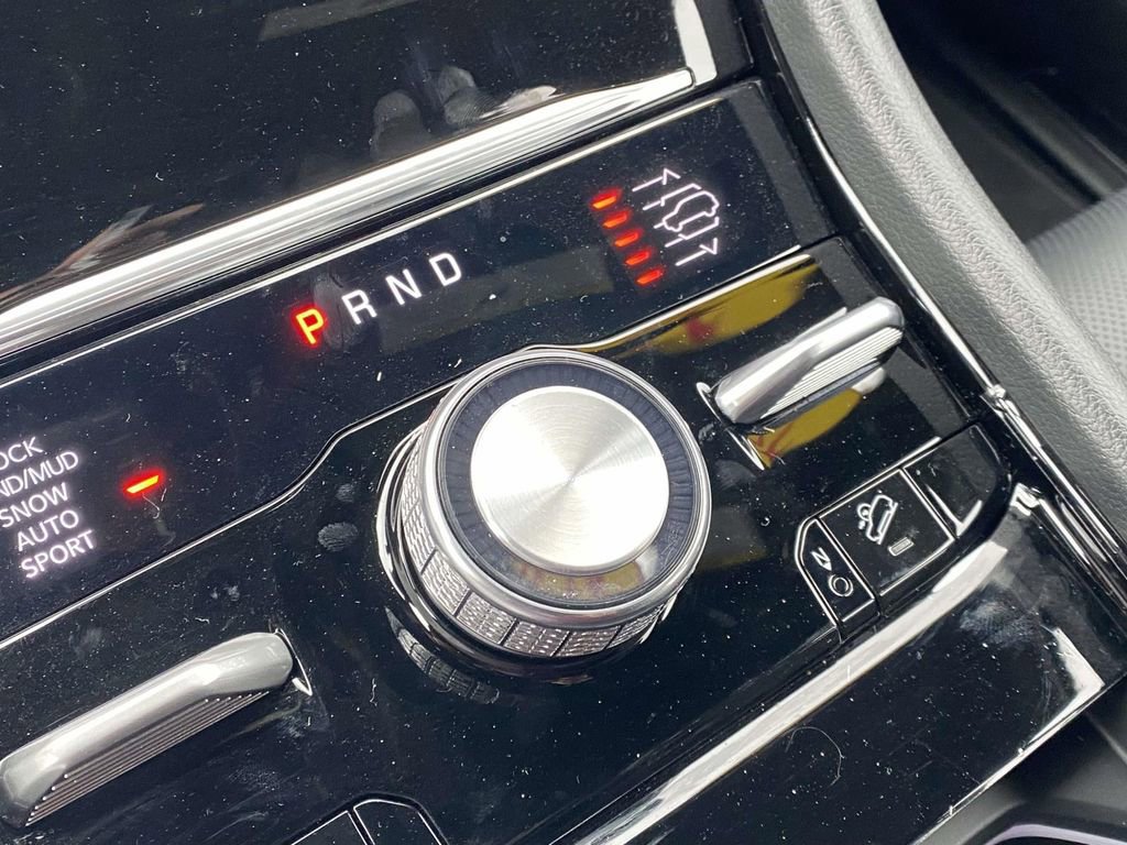 New 2025 Jeep Grand Cherokee Overland w/ Luxury Tech Group IV image 26