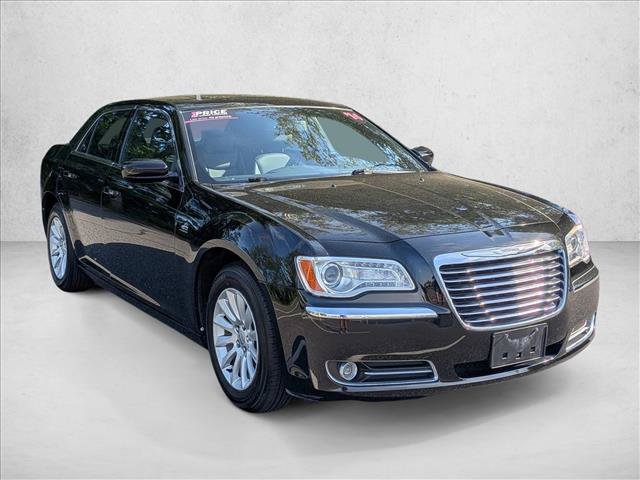 Used 2014 Chrysler 300 w/ Driver Convenience Group RWD image 3