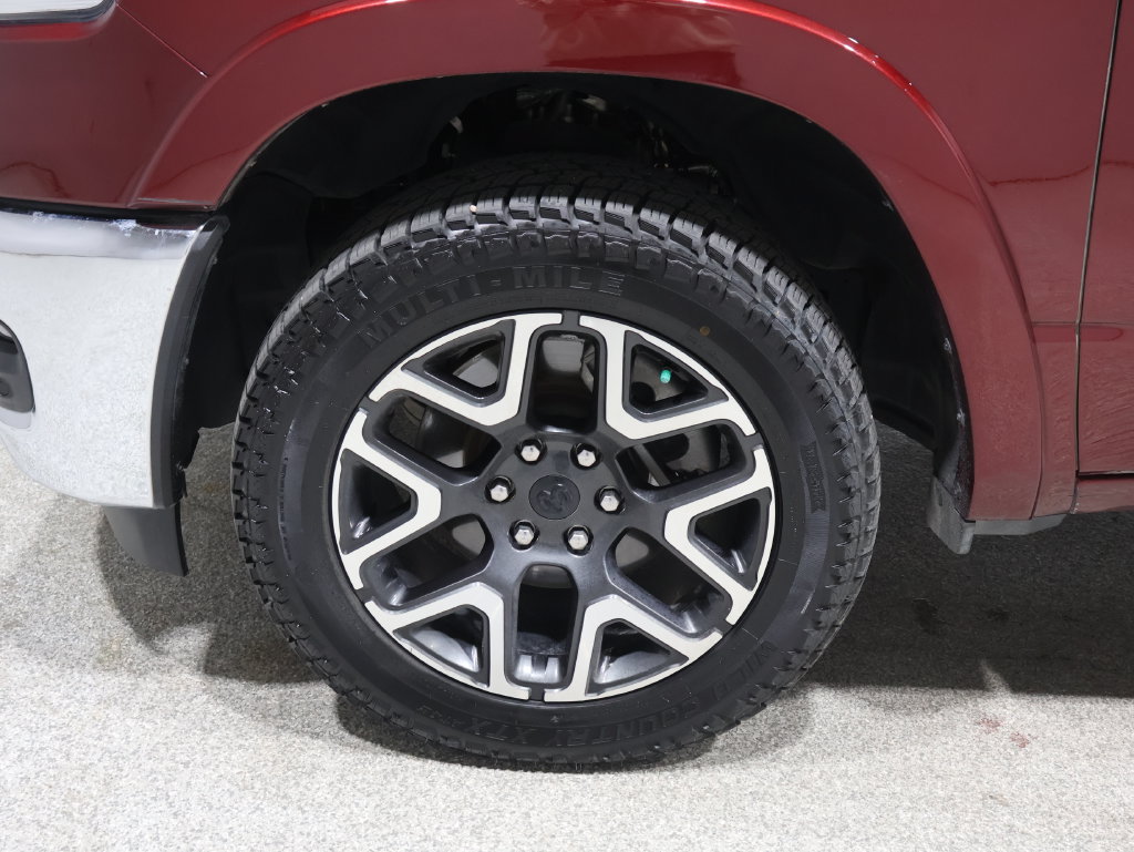 Used 2025 RAM 1500 Laramie AWD/4WD image 10