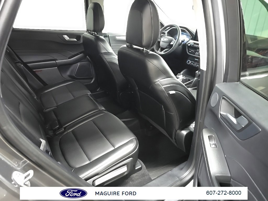 Used 2022 Ford Escape SEL w/ Technology Package image 17