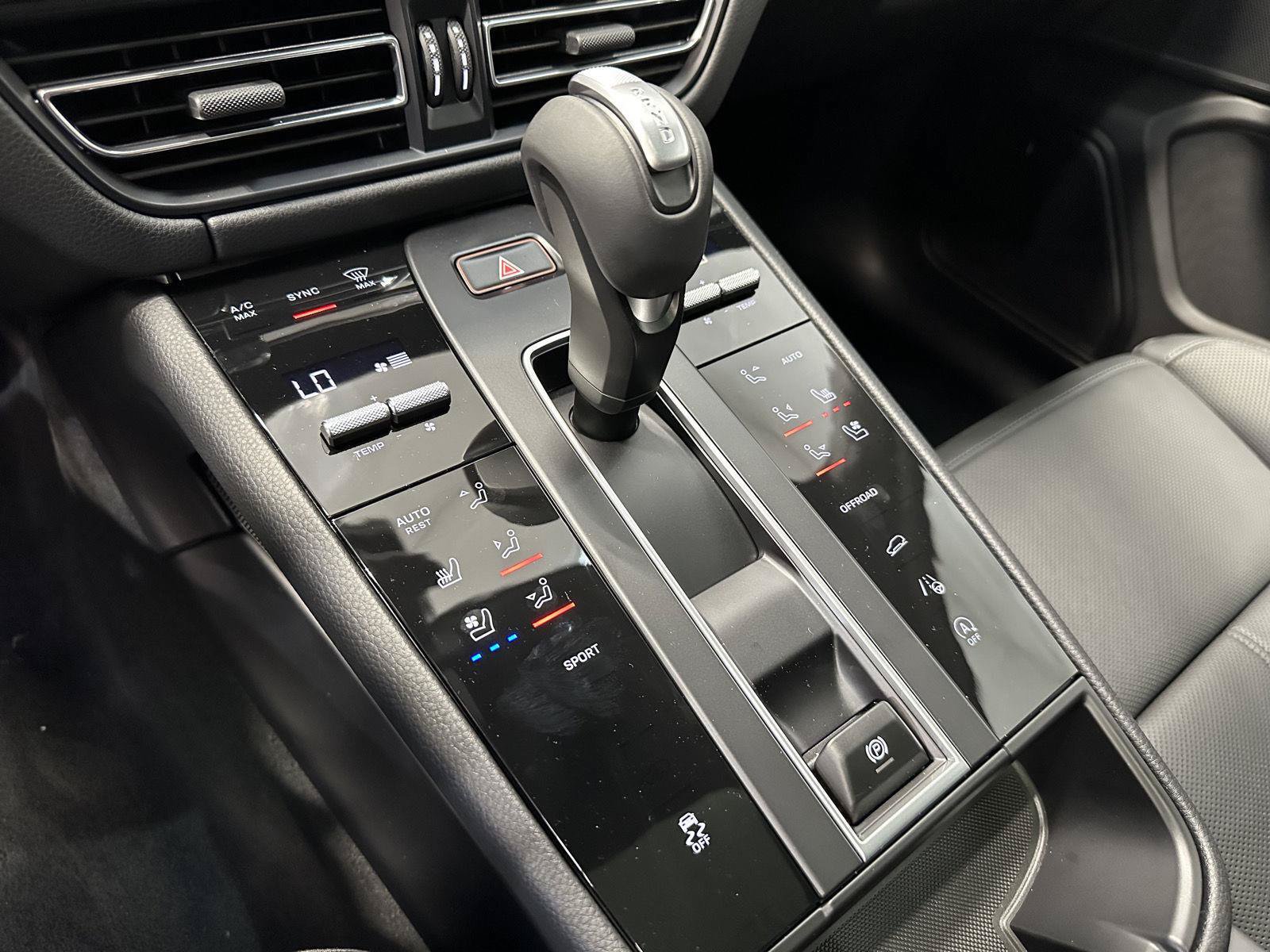 New 2026 Porsche Macan AWD/4WD image 31